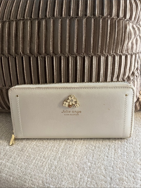 Jolie Ange Handbags - White Floral Accent Women's Wallet with Gold Details